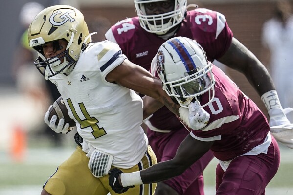 King gets passing attack going leads Georgia Tech to 48 13 win